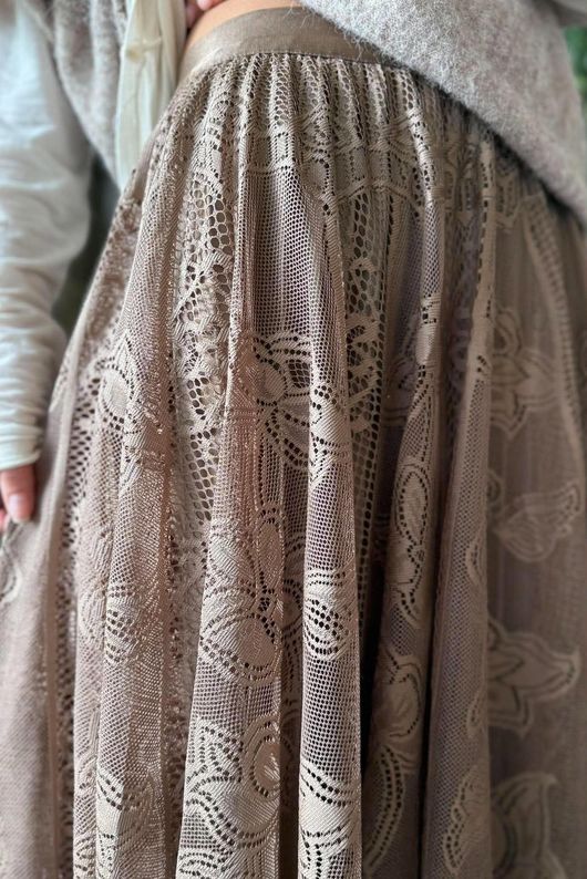 Vintage Vera Scalloped Hem Lace Midi Skirt Tan